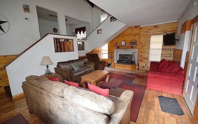 Beckham Hill - Three Bedroom Cabin