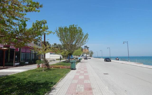 Zira Holiday House