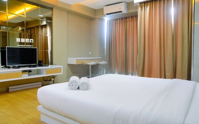 Cozy Studio Room Tamansari The Hive Cawang Apartment By Travelio