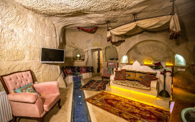 Cappadocia Nar Cave House & Hot Swimming Pool.