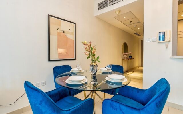 Luxurious 1B With Opera & fountains views