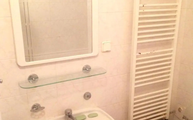 Historic centre-spacious apartment