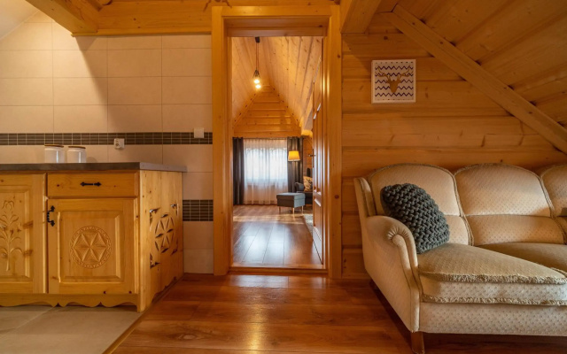 Apartamenty Willa Olsza - wood house & mountain view