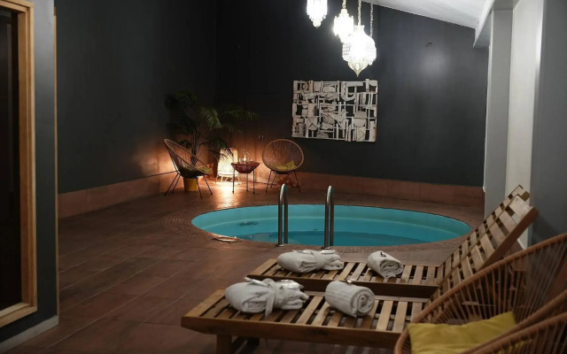 Navalis Hotel