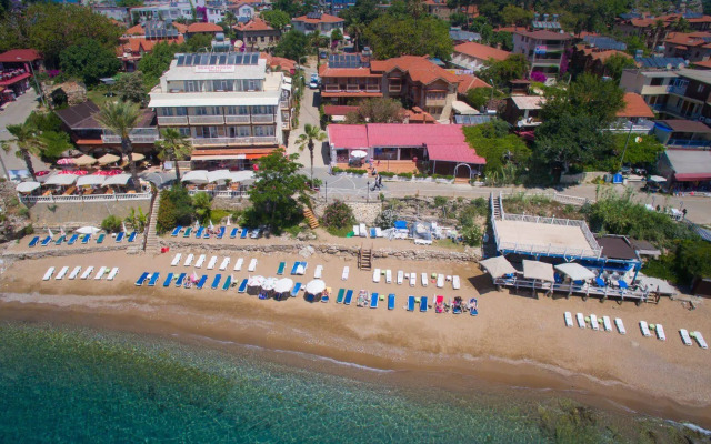 Beach House Hotel