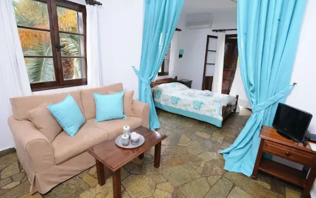 Elli Hotel