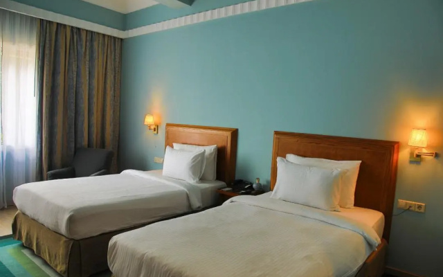 Warwick Palm Beach Hotel