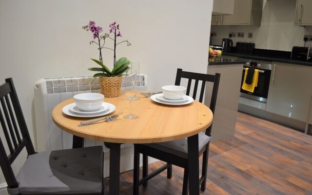 OnPoint Apartments - Deluxe Apartment City Centre Ideal Location!