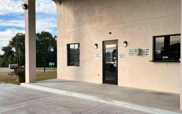 Motel 6 Abbeville, AL