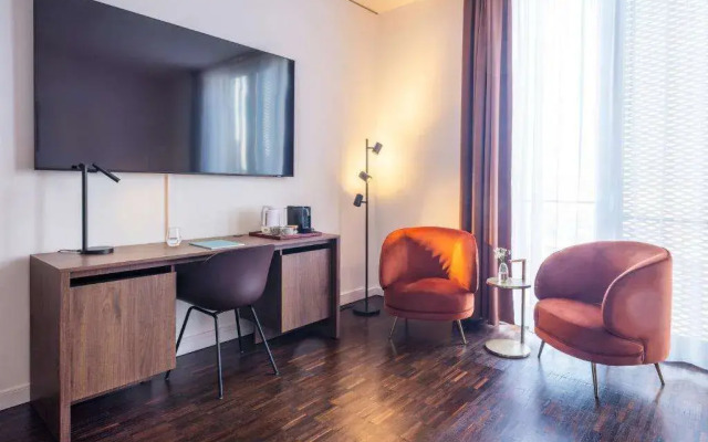 Numa Berlin Weinmeister