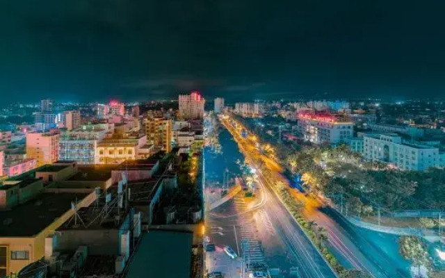 Yiyuan Lanbao Hotel Lingshui