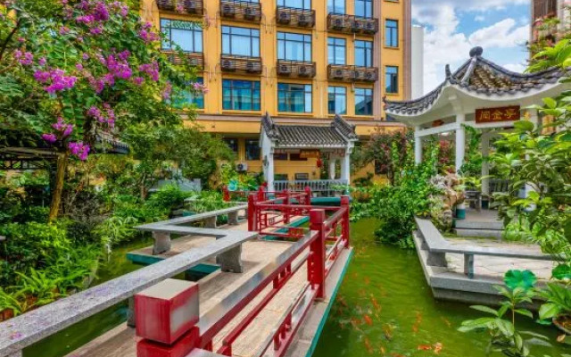 Pinxuan Hotel (Zhaoqing Railway Station)