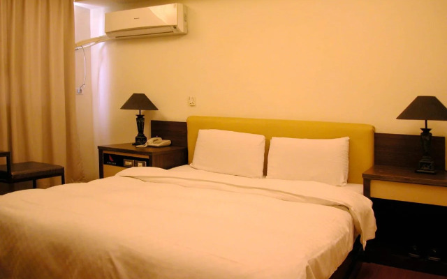 Zaw Jung Business Hotel