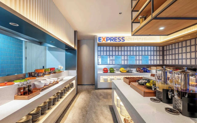 Holiday Inn Express Shanghai PVG Zhuqiao By Ihg