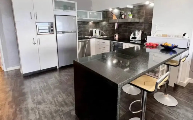 Seafrontapartment-sleeps4-pool-parking-garden