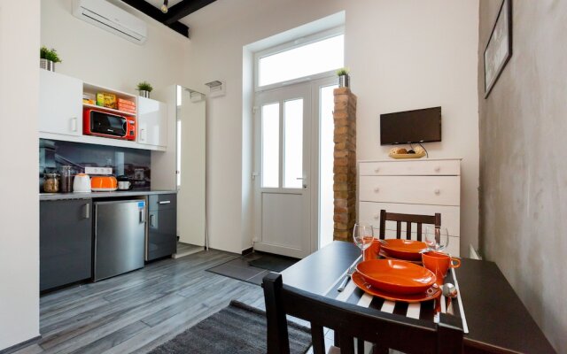 Downtown Studio Apartment