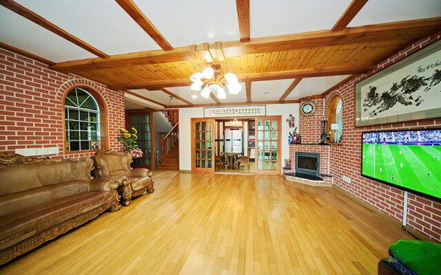Gyeongju Lakeside Waltz Pension