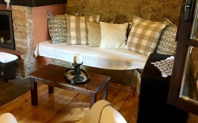 Varosi Guesthouse