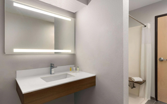 Microtel Inn & Suites Independence