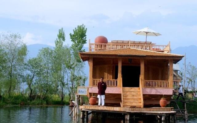Sukoon Houseboat Kashmir