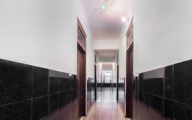 Hotel Hans By OYO Rooms