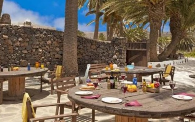 Villa - 2 Bedrooms with Pool and WiFi - 106085