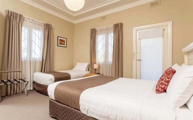 The Club Motel and Apartments