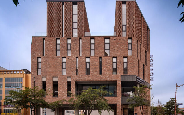 Gangneung Boutique Hotel Bombom