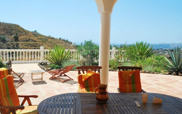 Comfortable Luxury Villa With Private Swimming Pool