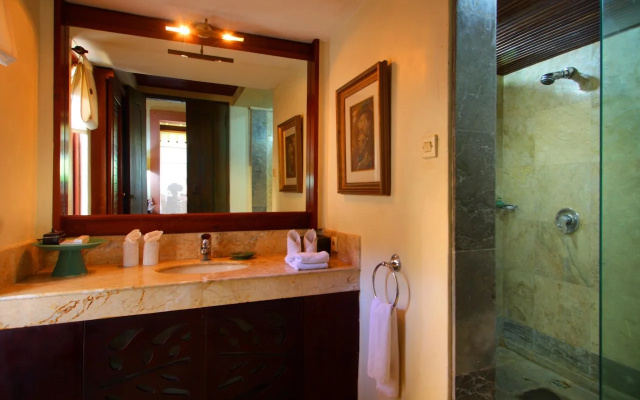 Alam Puri Art Museum Resort & Spa