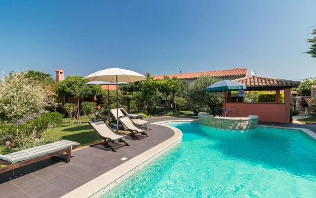 Country House Apartments