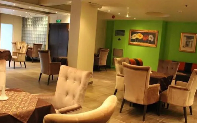 Riviera Hotel