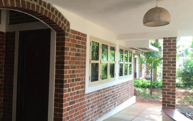 Inn Pondiville Forest Retreat