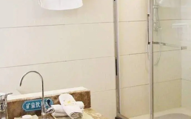 JUN Hotels Henan Zhengzhou Zhongmou County Wanbang Market
