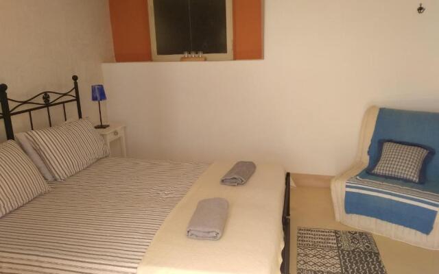 Alicudi Giardino dei Carrubi- al gradino 365