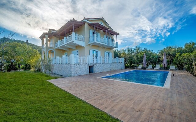 Zante 5 bedroom Villa with private pool and basketball court