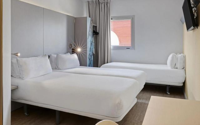 B&B Hotel Girona 2