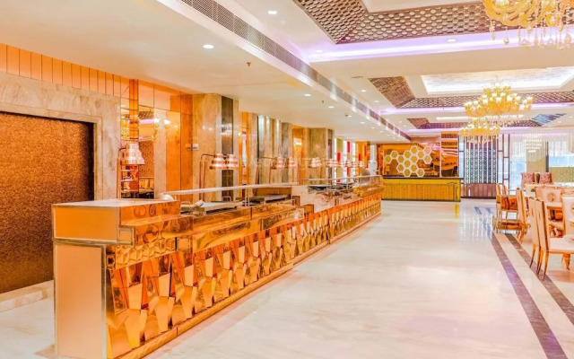 C Pearls Hotel  Banque by OYO Rooms