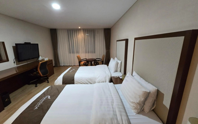 Narsha Hotel