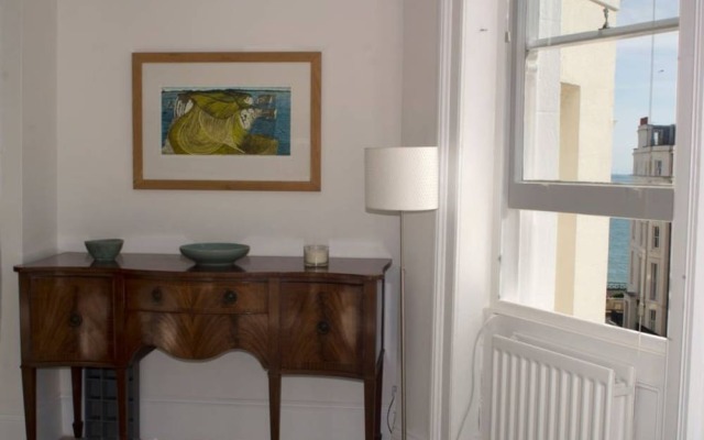 1 Bedroom Regency Flat Near Brighton Beach