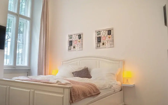 Stylish Apartment Near Downtown