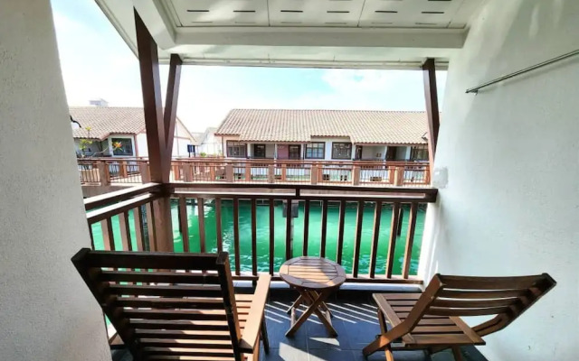 Alpine LXPD Water Chalet