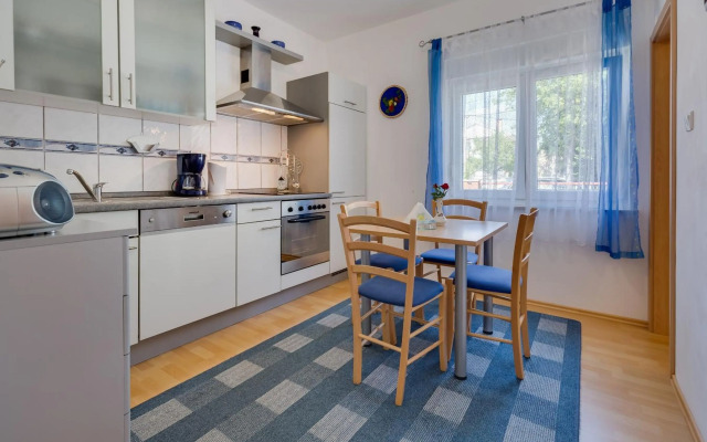 Apartment Twisting By The Private Pool