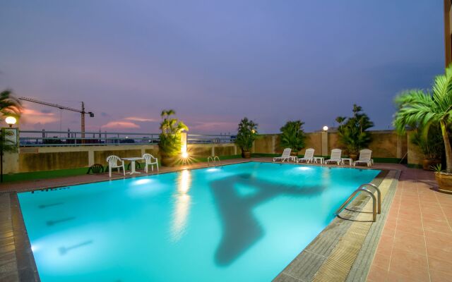Alexander Hotel