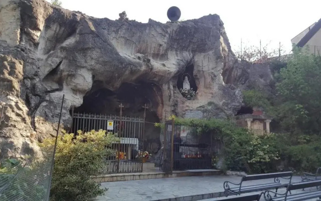 Monolocale Centrale Zona Parco Santuario