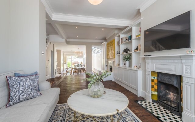 Lavish Nordic Styled Fulham Home by the Thames