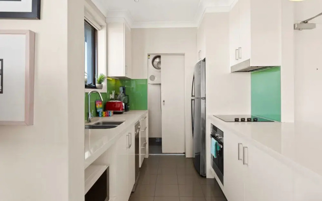 Pristine 2-bed With Expansive Beach Views