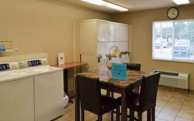 MainStay Suites Kansas City Overland Park