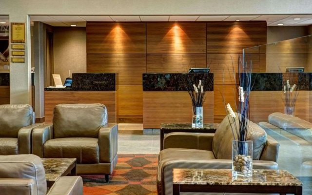 Radisson Hotel & Suites Fort McMurray