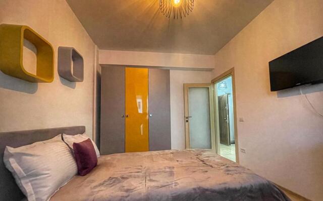 Luxury Q Residence Near Center